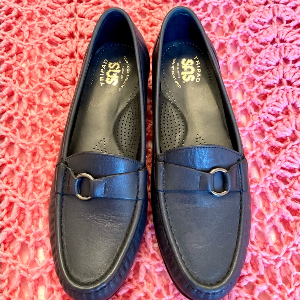 SAS Women's  tripad Navy Loafers